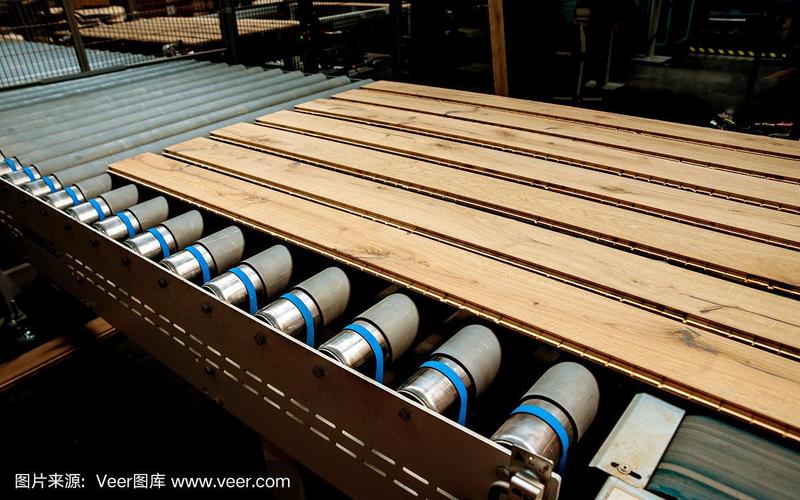 生产线的木地板工厂.数控自动木工机床.